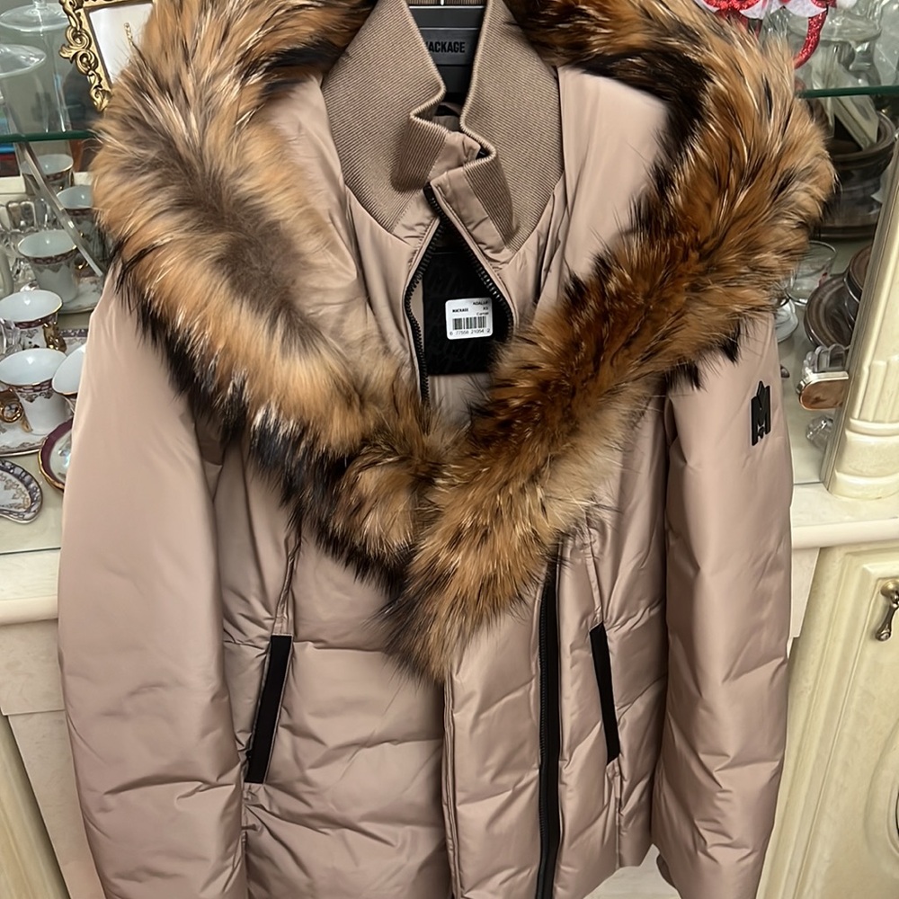 Selling my brand new Mackage.